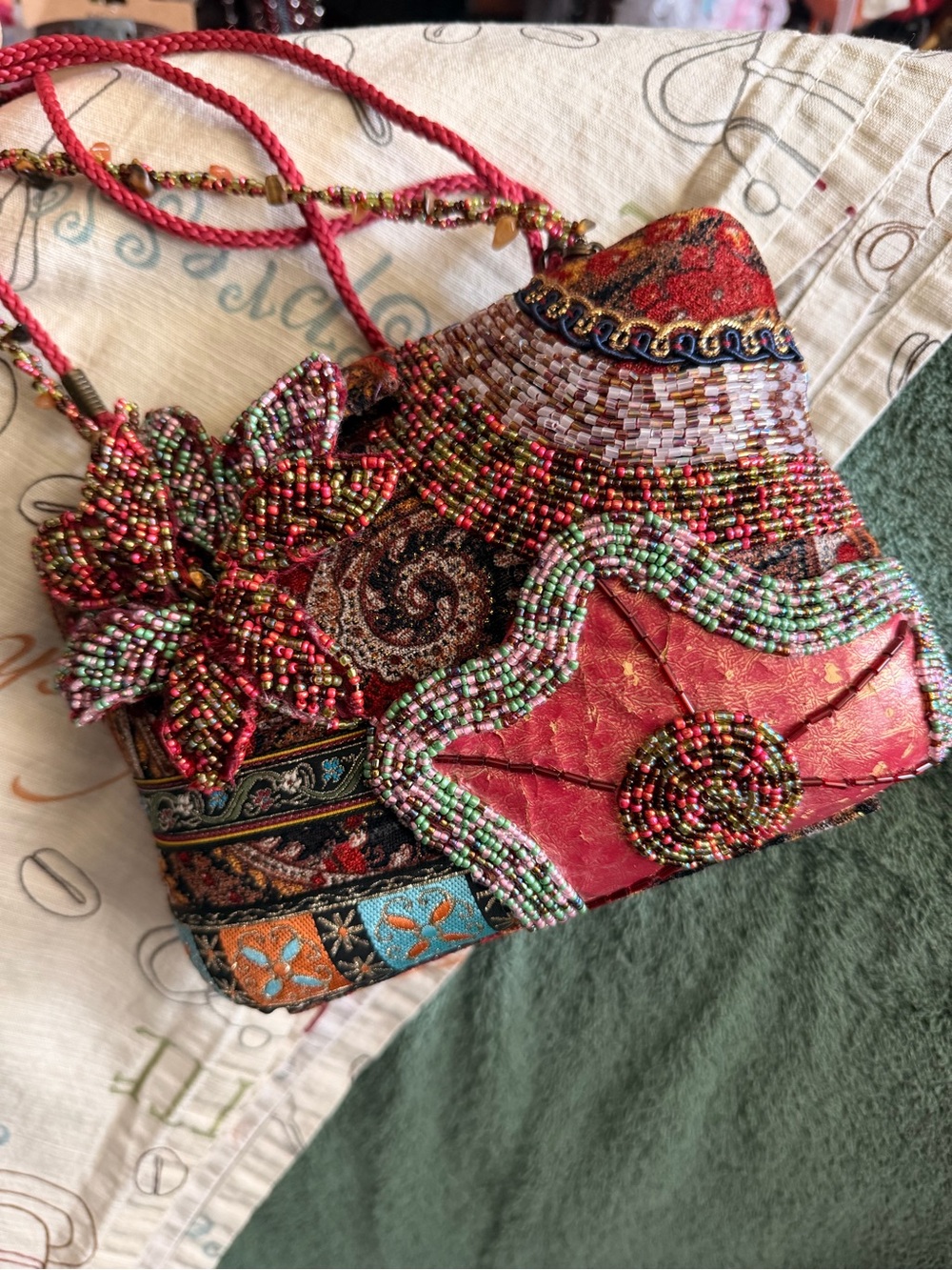 Embellished Red Beaded Floral Women's Shoulder Bag